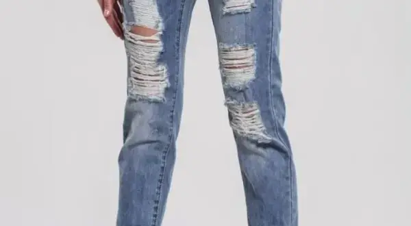 Spodnie skinny damskie – co to znaczy i jak je nosić, aby wyglądać świetnie