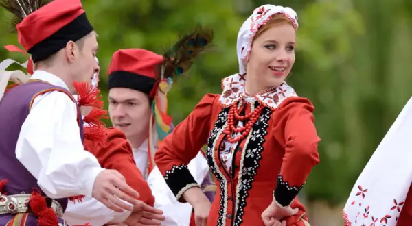 Z jakiego kraju pochodzi taniec polka? Odkryj jego czeskie korzenie